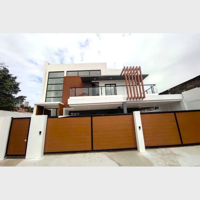 6 Bedroom House For Sale In Bf Homes, Metro Manila
